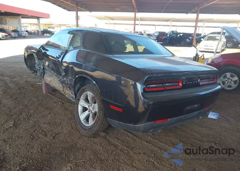 2017 Dodge Challenger Sxt z USA, uszkodzony, nr VIN 2C3CDZAG1HH640134